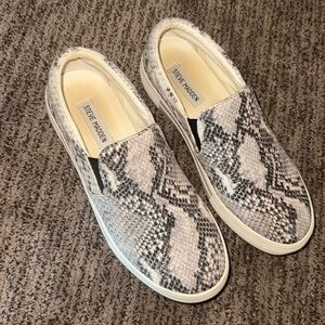 Steve madden platform slip ons